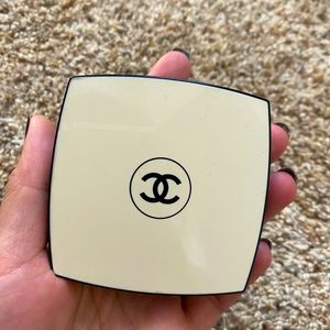 Chanel-Les Beiges Healthy Glow Sheer Colour SPF 15